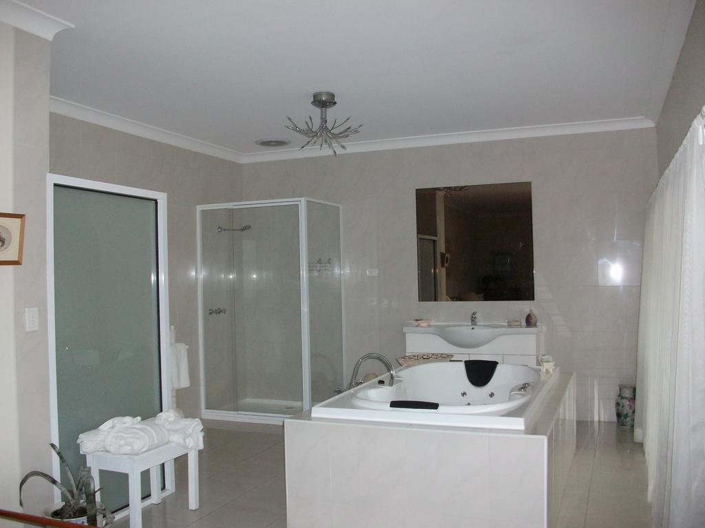 Stella'S Dromana Hotel Стая снимка