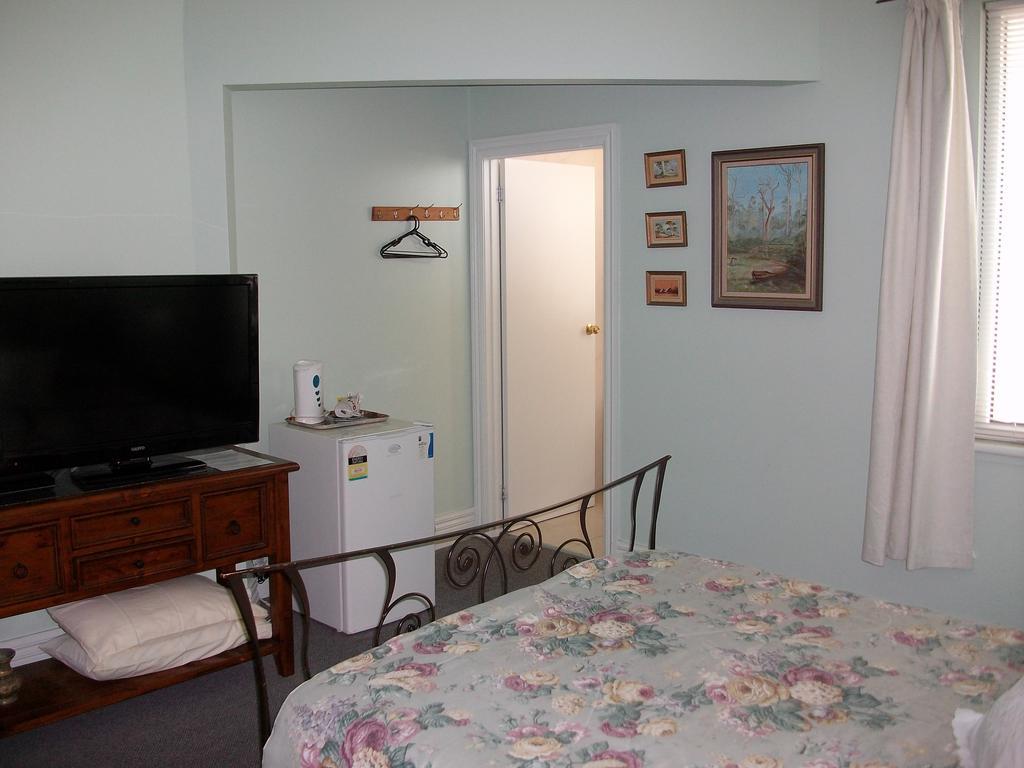Stella'S Dromana Hotel Стая снимка